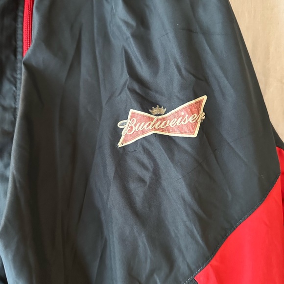 Vintage Nike Men's Budweiser Black and Red Windbreaker - Picture 4 of 7